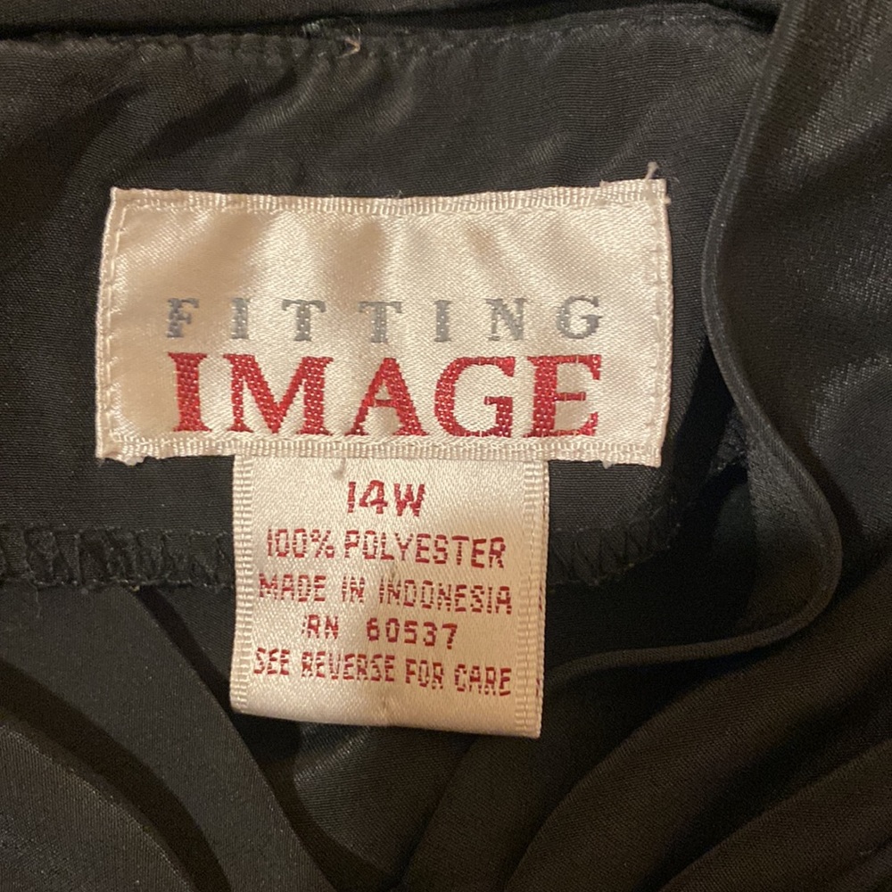 Fitting Image blouse - Picture 3 of 4